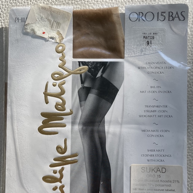 KUVA 1:  Uudet PHILIPPE MATIGNON sukat, väri  Oro, 15 den, läpikuultava matta.
Koko 9 1/2. 