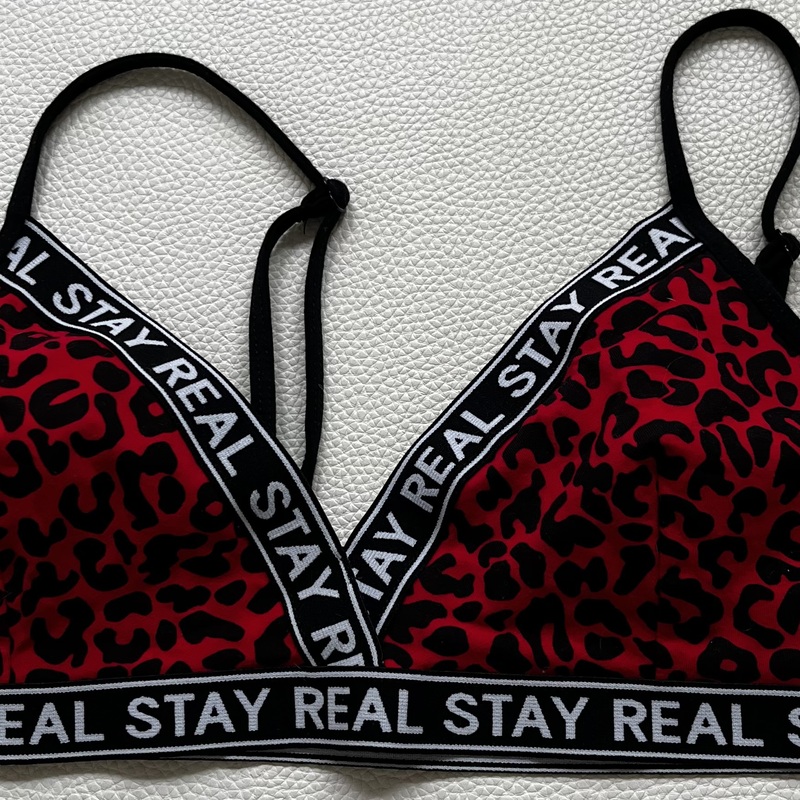 Stay Real punamusta bralette leopardiprintillä. Koko L.